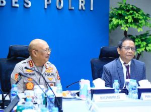 Polri Teguhkan Moral dan Profesionalisme Pasca Krisis, Gandeng Prof. Mahfud MD dan Komjen Chryshnanda