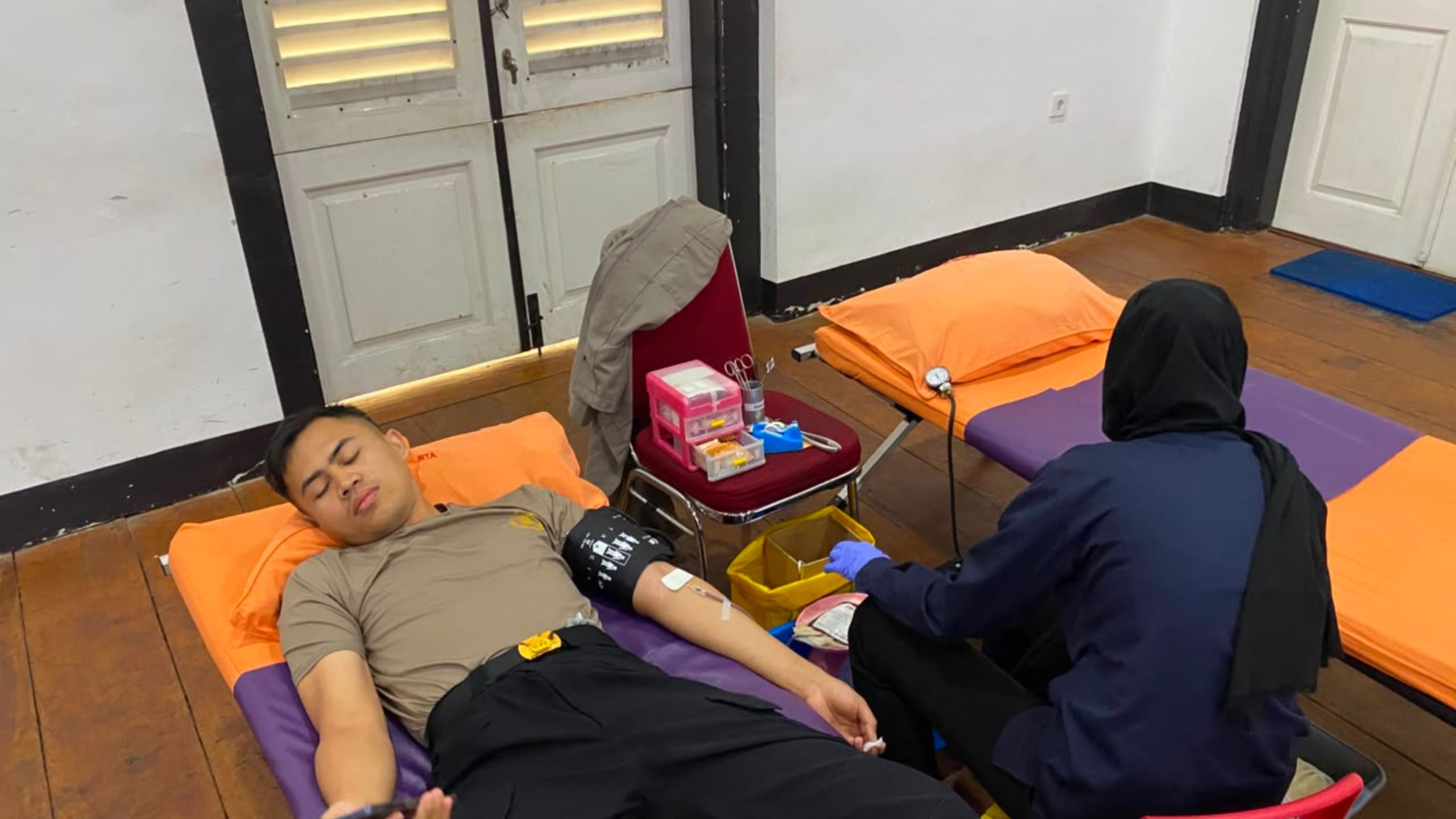 Brimob Polda Metro Jaya Gelar Donor Darah dI Hari Bhayangkara ke-80, Libatkan 100 Personel